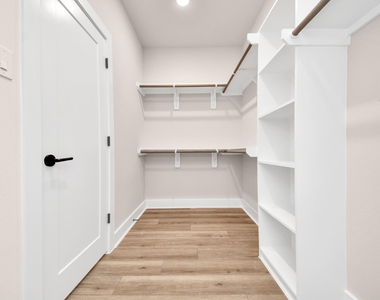 5315 Jesselton Lane - Photo Thumbnail 4