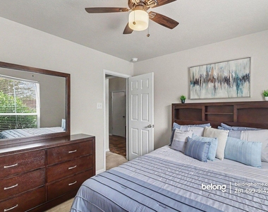 1330 Yucca Mountain Dr - Photo Thumbnail 5