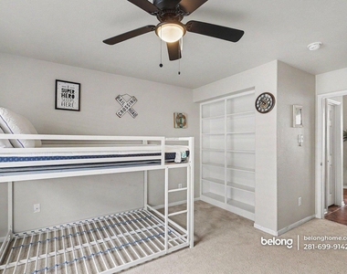 1330 Yucca Mountain Dr - Photo Thumbnail 3