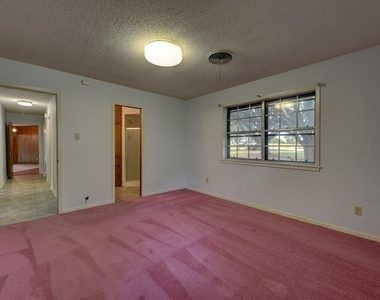 915 Farmers Road - Photo Thumbnail 17