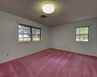 915 Farmers Road - Photo Thumbnail 18