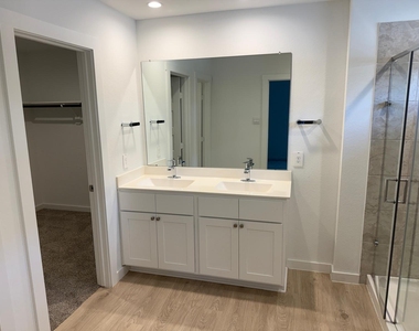 8014 Tropea Drive - Photo Thumbnail 19