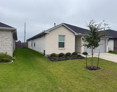 8014 Tropea Drive - Photo Thumbnail 1