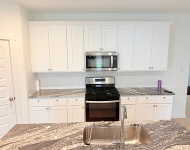 8014 Tropea Drive - Photo Thumbnail 8