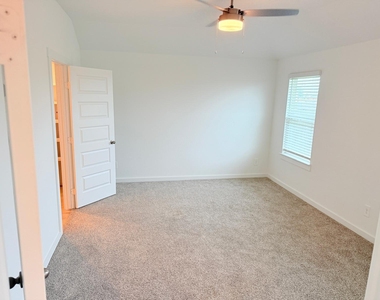8014 Tropea Drive - Photo Thumbnail 9