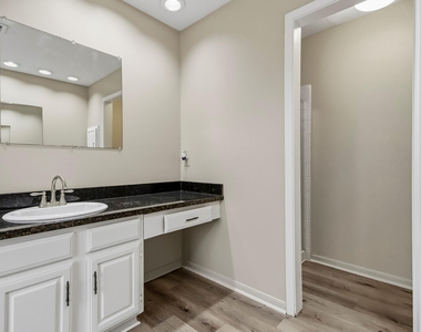 8807 Lakeside Forest Drive - Photo Thumbnail 12