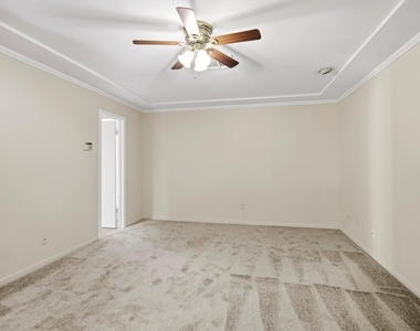 8807 Lakeside Forest Drive - Photo Thumbnail 9