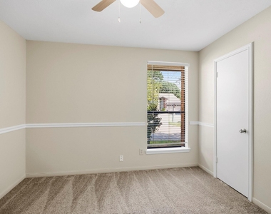 8807 Lakeside Forest Drive - Photo Thumbnail 14