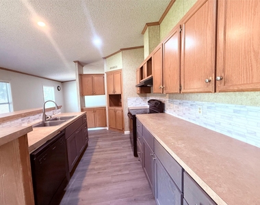 30407 Greenwood Street - Photo Thumbnail 7
