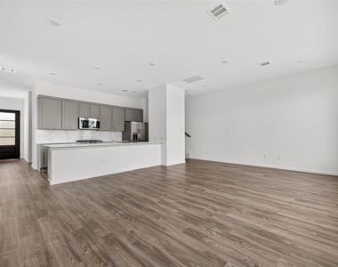 5607 Foggy Vine Court - Photo Thumbnail 7