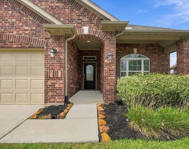 19049 Villa Lane - Photo Thumbnail 3
