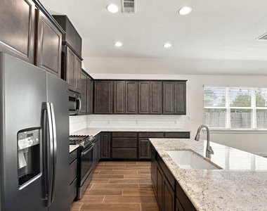 19049 Villa Lane - Photo Thumbnail 10