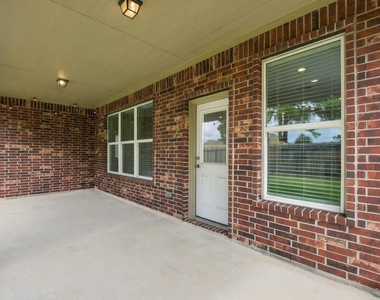 19049 Villa Lane - Photo Thumbnail 25