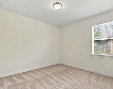19049 Villa Lane - Photo Thumbnail 18
