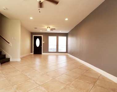 13311 Gendley Drive - Photo Thumbnail 4
