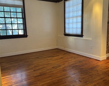 621 21st Street - Photo Thumbnail 12