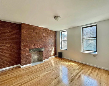 29 Essex Street - Photo Thumbnail 1
