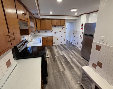 1440 Saint Ann Street - Photo Thumbnail 4