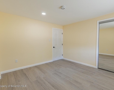338 E Main Street - Photo Thumbnail 17