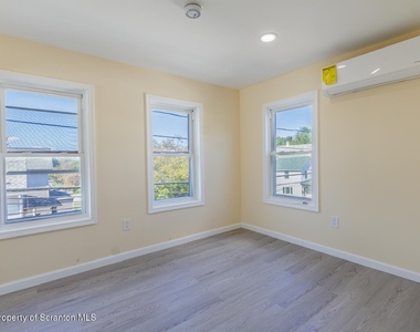 338 E Main Street - Photo Thumbnail 18