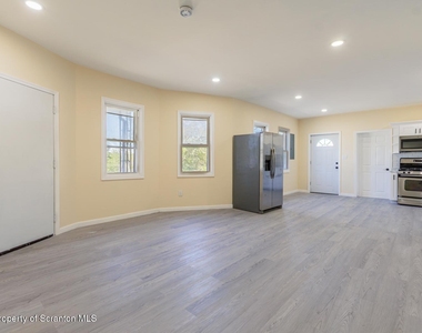 338 E Main Street - Photo Thumbnail 6