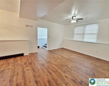 1166 Fullerton Avenue - Photo Thumbnail 3