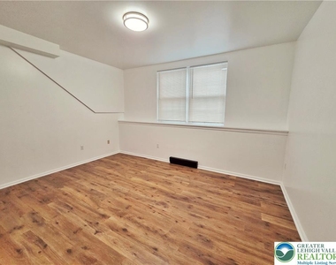 1166 Fullerton Avenue - Photo Thumbnail 20