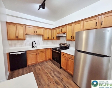 1166 Fullerton Avenue - Photo Thumbnail 7