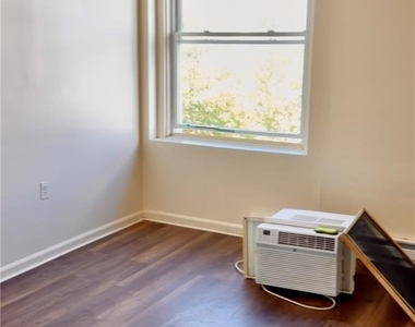 402 Ridge Avenue - Photo Thumbnail 9