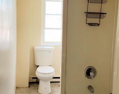 402 Ridge Avenue - Photo Thumbnail 4