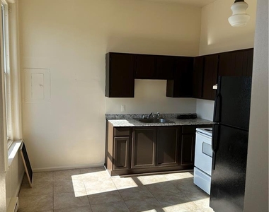 402 Ridge Avenue - Photo Thumbnail 1