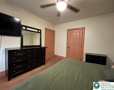 325 N 8th Street - Photo Thumbnail 5