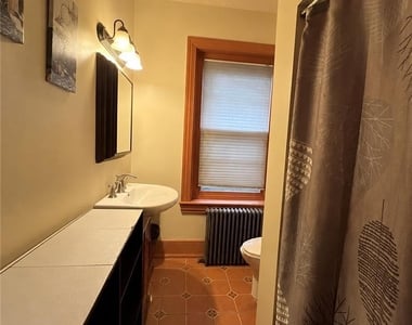 325 N 8th Street - Photo Thumbnail 3
