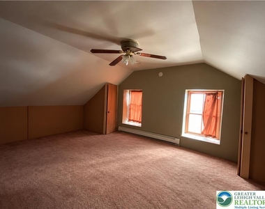 325 N 8th Street - Photo Thumbnail 6