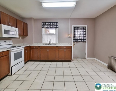 203 Mill Street - Photo Thumbnail 4
