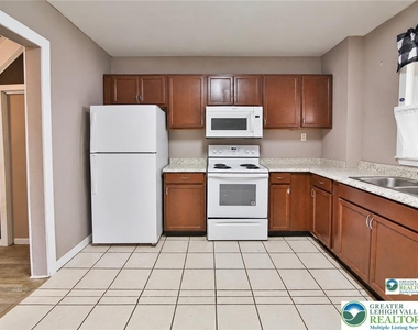203 Mill Street - Photo Thumbnail 5