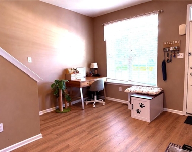 1105 King Way - Photo Thumbnail 12