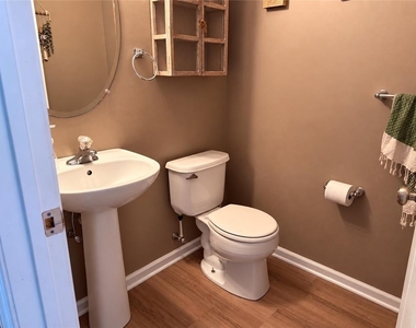 1105 King Way - Photo Thumbnail 17