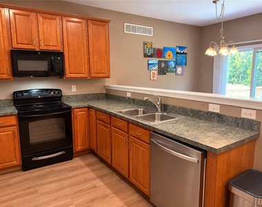1105 King Way - Photo Thumbnail 15