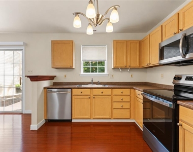 475 Celandine Drive - Photo Thumbnail 8