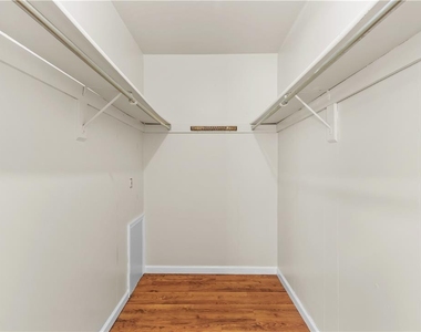 475 Celandine Drive - Photo Thumbnail 21