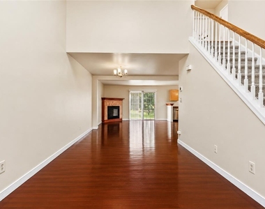 475 Celandine Drive - Photo Thumbnail 3