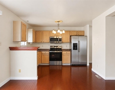 475 Celandine Drive - Photo Thumbnail 9