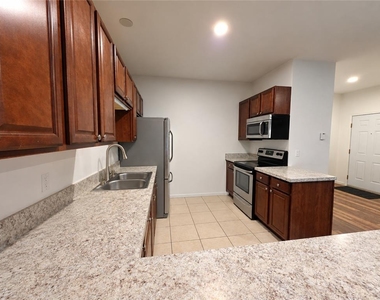 31 Broadway - Photo Thumbnail 14