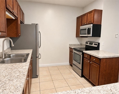 31 Broadway - Photo Thumbnail 2