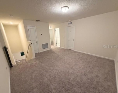 1084 Cades Cove Way - Photo Thumbnail 13