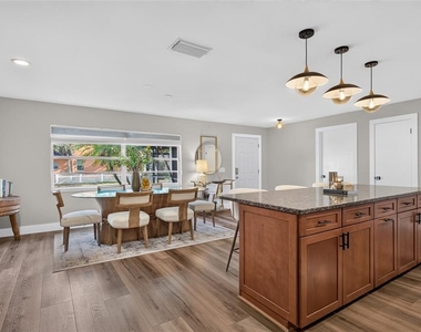 7312 S Fitzgerald Street - Photo Thumbnail 4