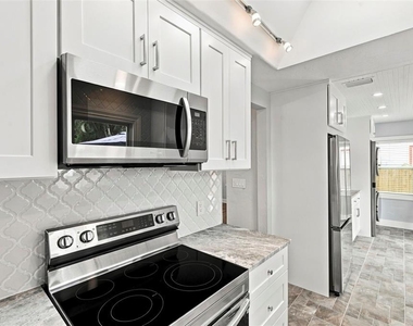 3631 N 4th Avenue N - Photo Thumbnail 21