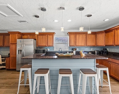 108 24th Street - Photo Thumbnail 18