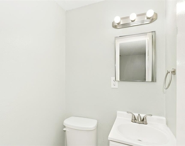 3011 Star Street - Photo Thumbnail 12